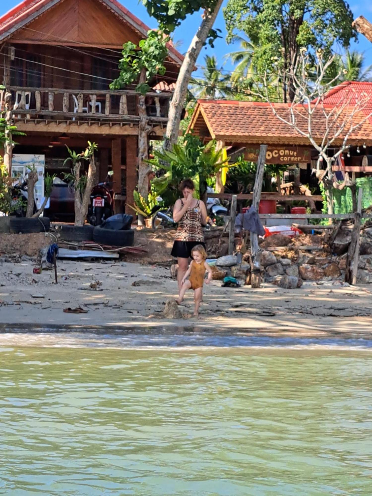Coconut Corner Villa Ко Яо Ной Екстериор снимка